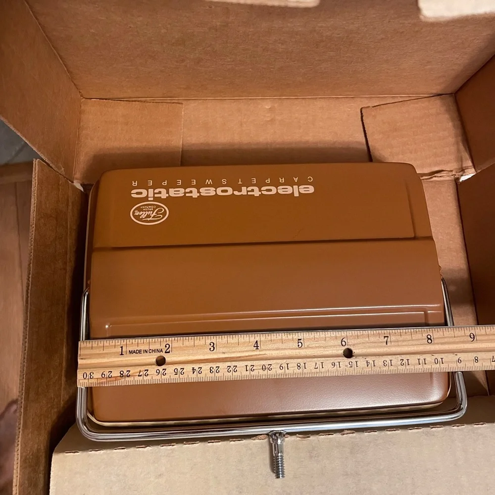 Vintage 1983 Fuller Electrostatic Carpet Sweeper new in box - Picture 5 of 5